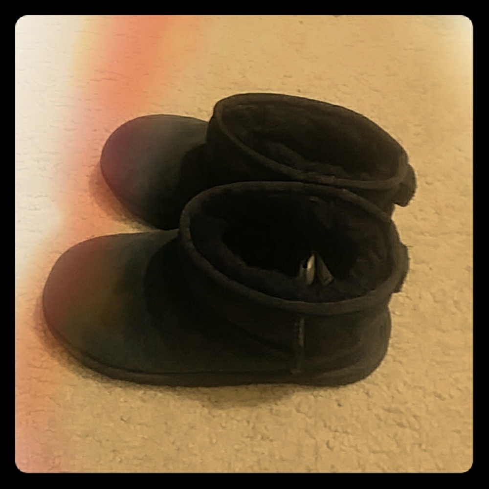 Black Uggs